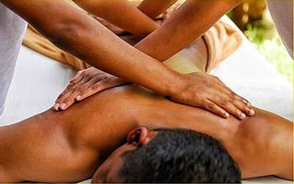Four Hand Massage